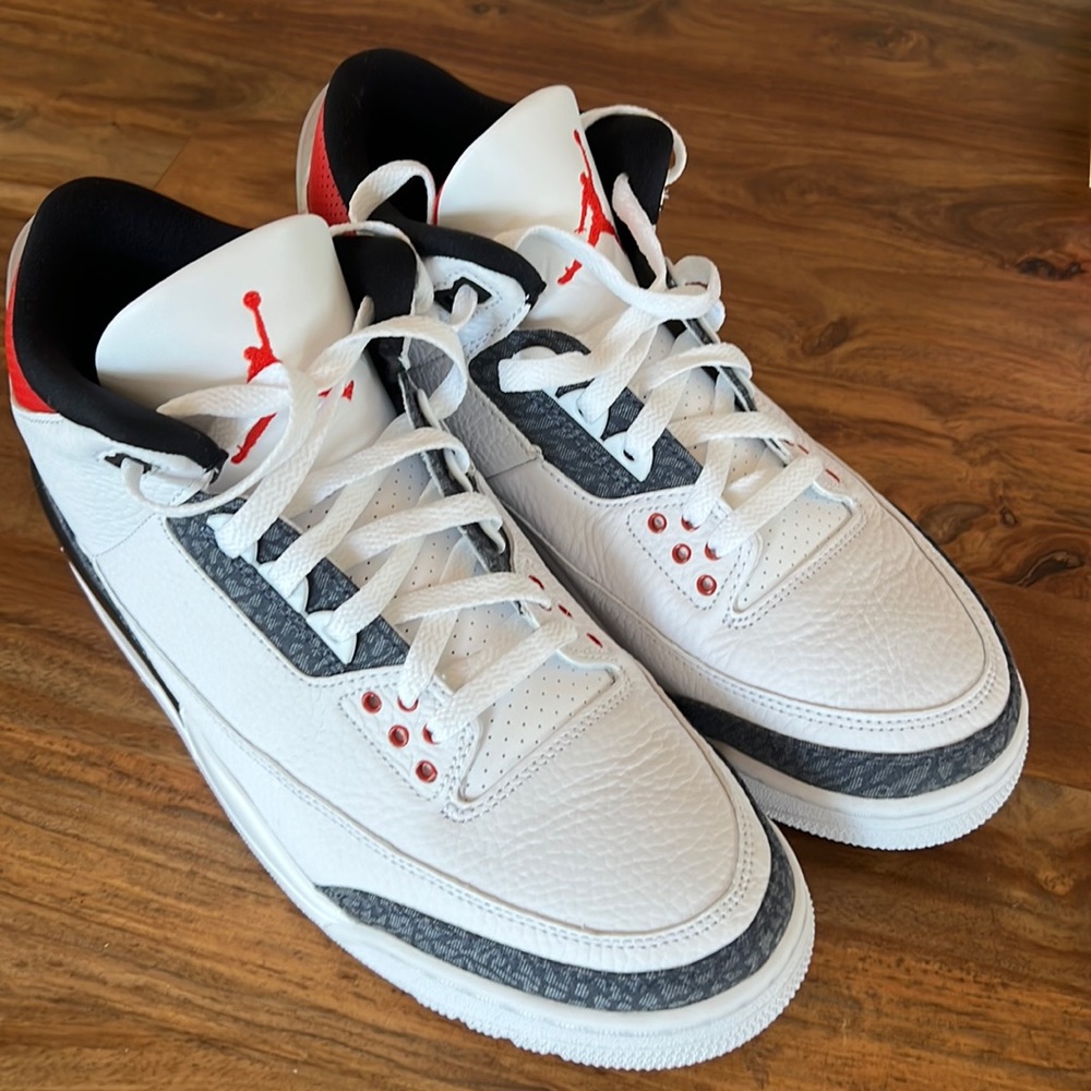 Air Jordan Retro 3 SE Fire Red Denim (2020)